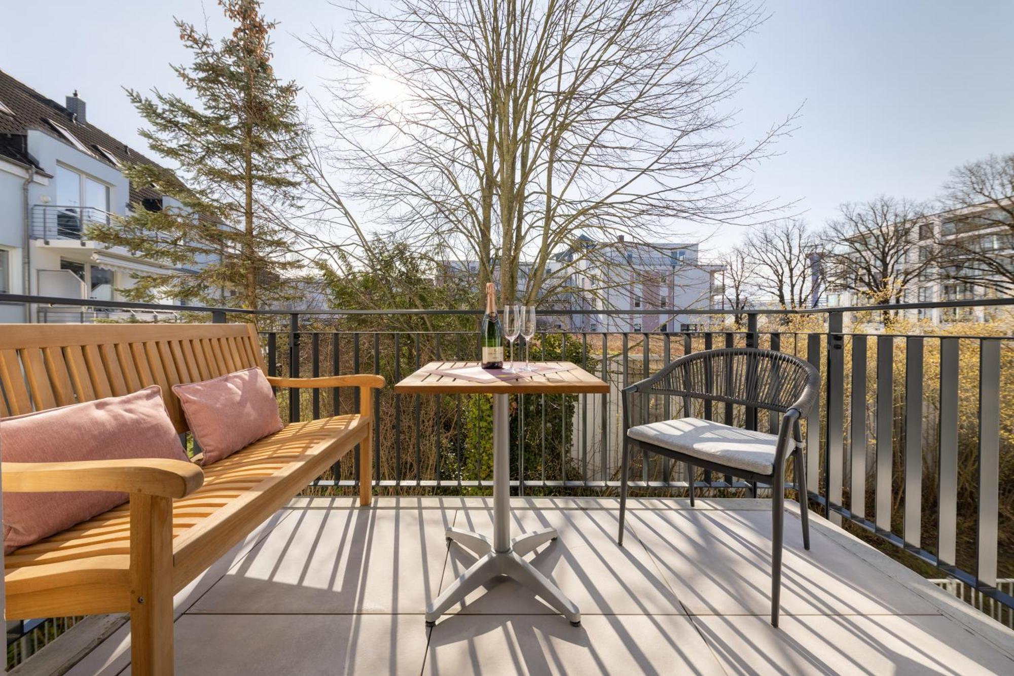 Ferienwohnung Strom Acht - Modern Frisch Inkl Stellplatz, Balkon - 200M Zum Alten Strom Rostock Eksteriør billede